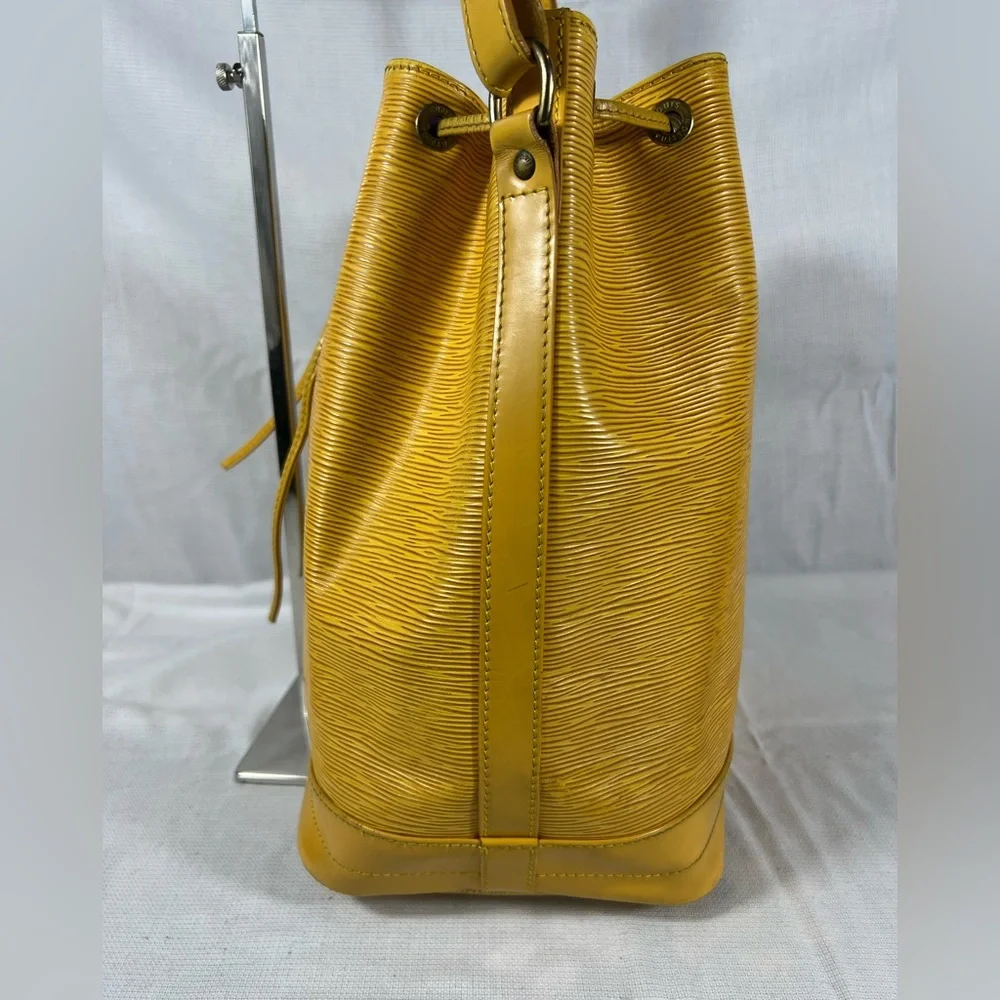 3148: Louis Vuitton Epi Noé GM Kenyan Fawn Yellow Bucket Bag